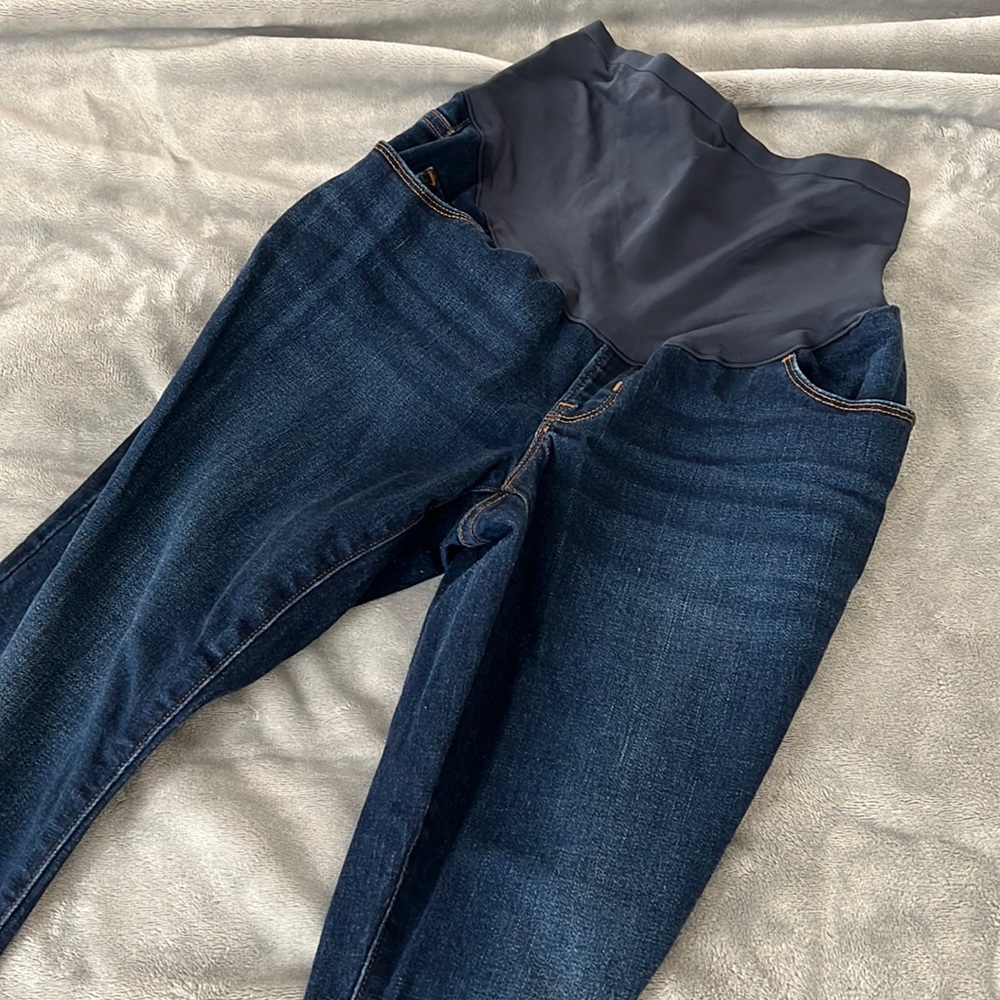 Old Navy maternity jeans 4